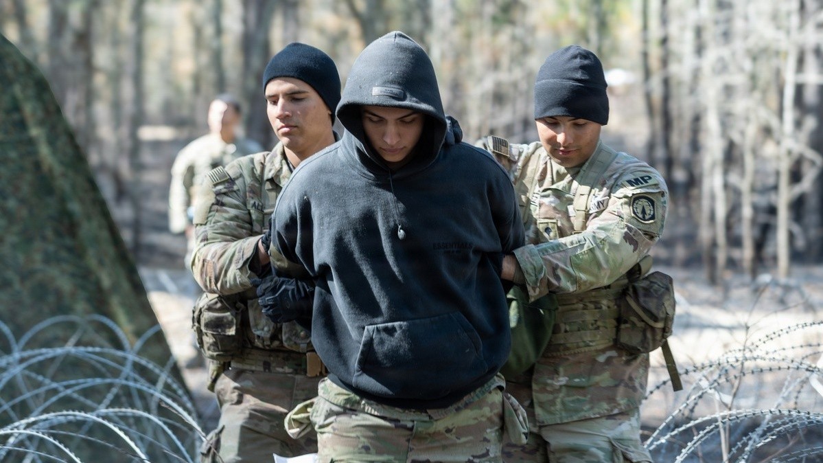 21st Military Police Company, 525th Military Intelligence Brigade Partner to Hone Detainee Collection Point Skills