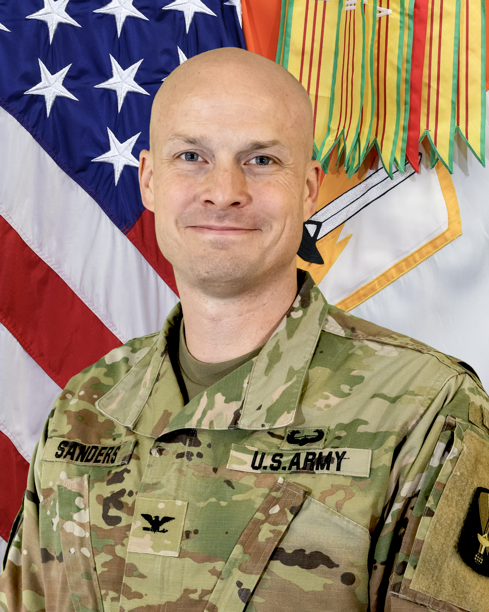 Col_Sanders_21st_Command_Portrait.jpg