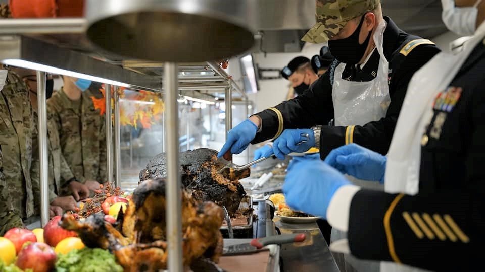 Thanksgiving carving line - 2nd BCT.jpg