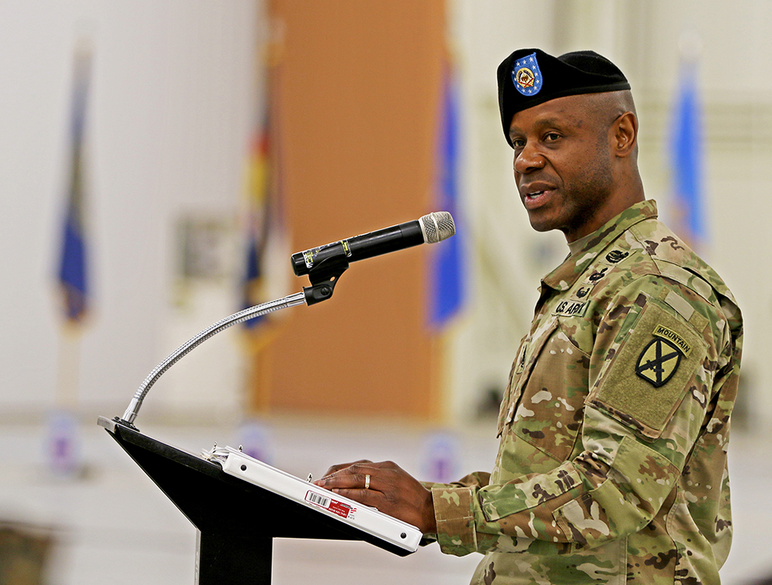 10th Sus Bde CSM Roy Young - wb.jpg