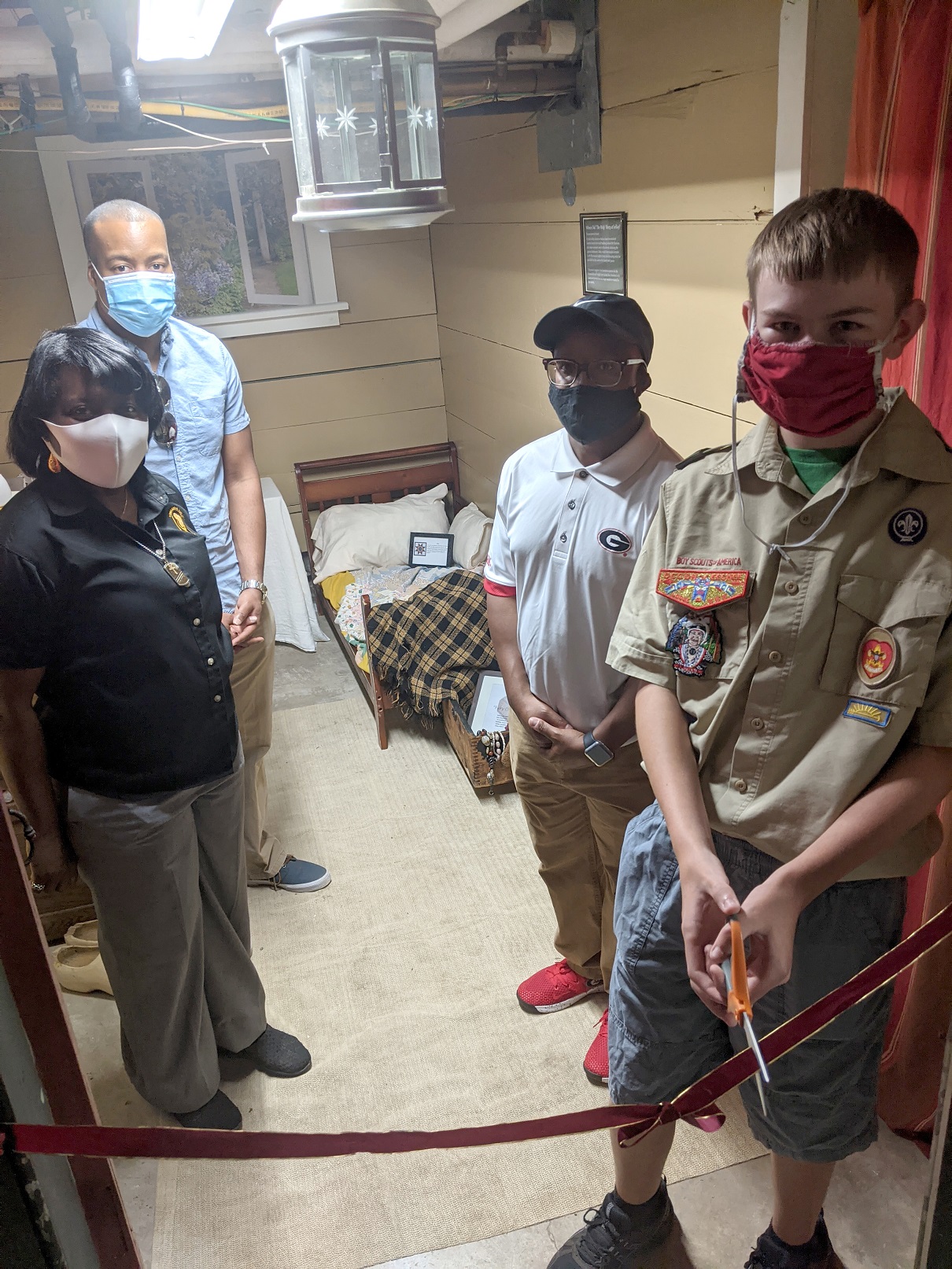 LeRay servants quarters ribbon cutting.jpg