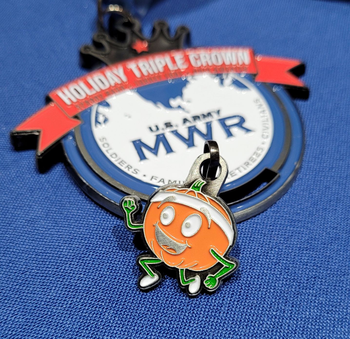 Holiday Triple Crown Run Series wb.jpg