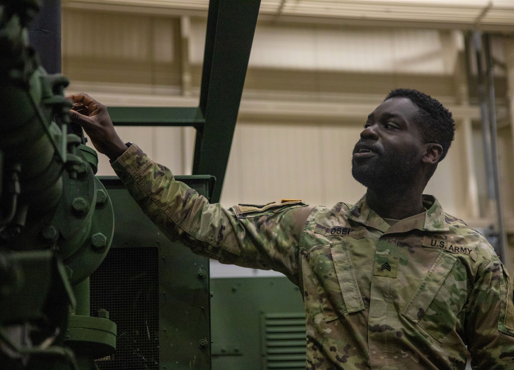 548th DSSB trains on PRM cr adj wb.jpg