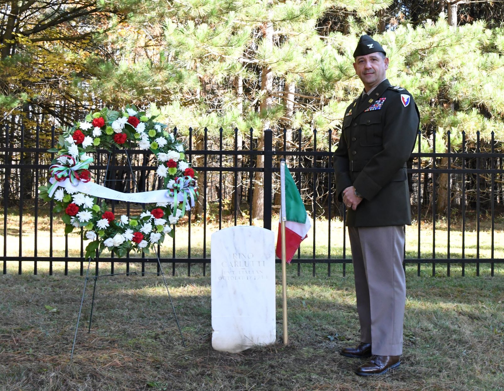 2021 Italian POW wreath laying National Unity Day wb.jpg