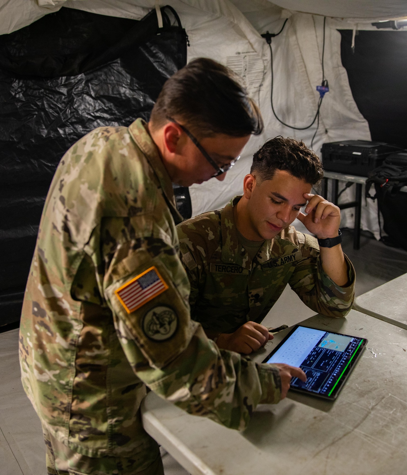 Soldiers train on the Advanced Field Artillery Tactical Data System Artillery Execution Suite.