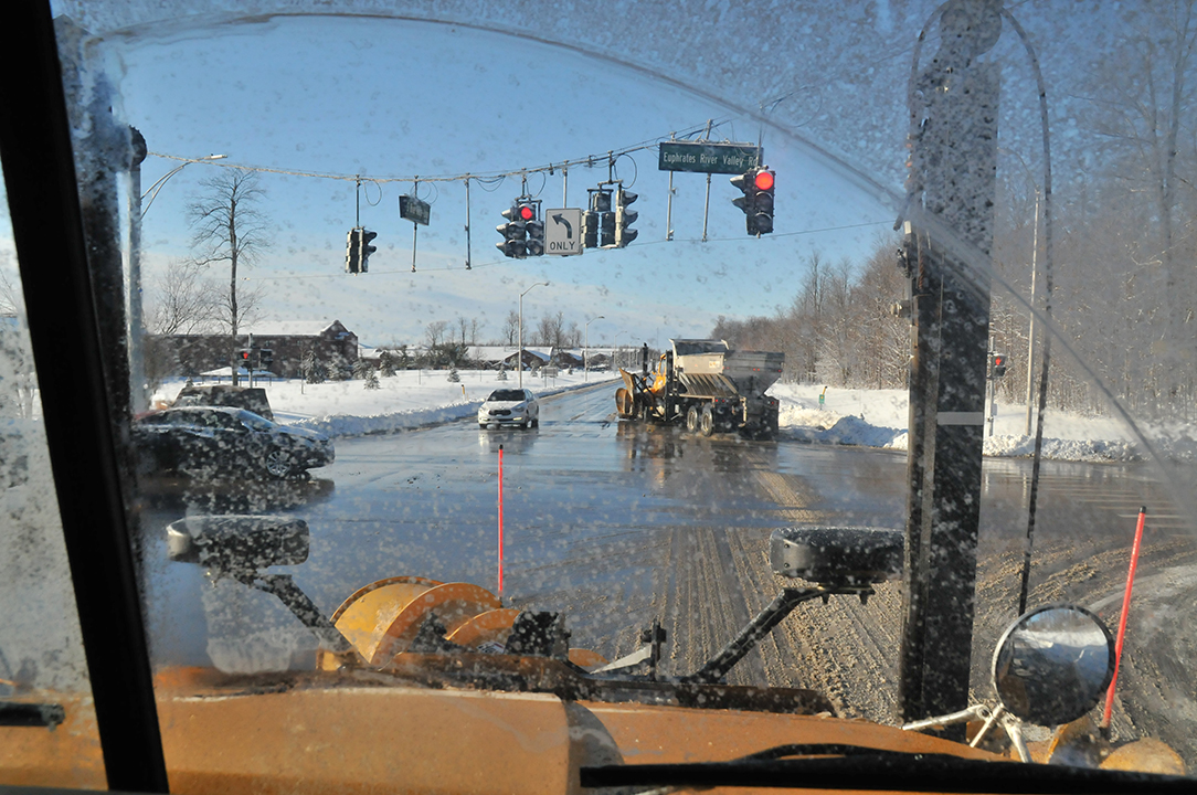 Snowplow windshield - sm.jpg