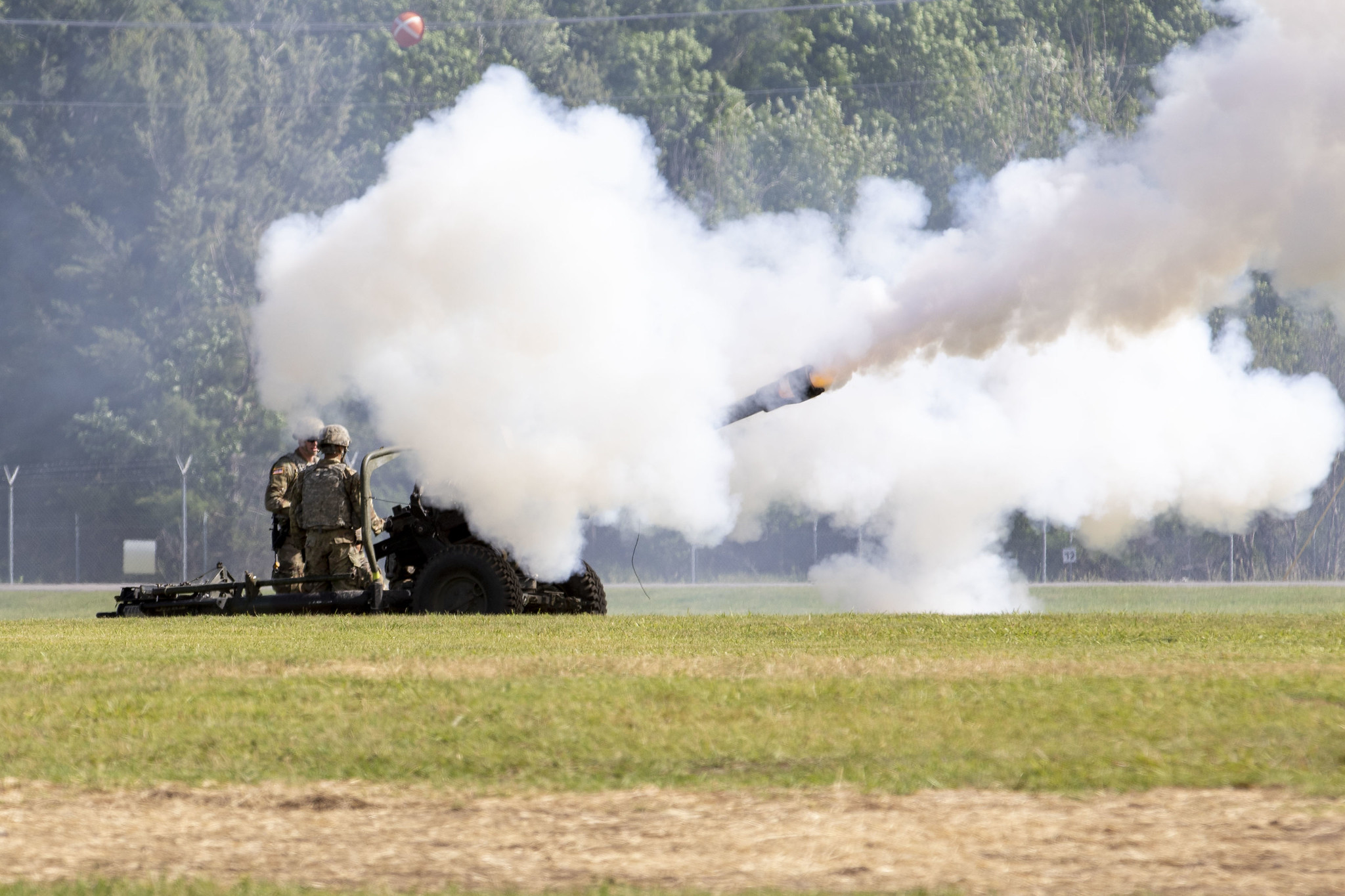 Salute to the Nation - howitzer fires.jpg