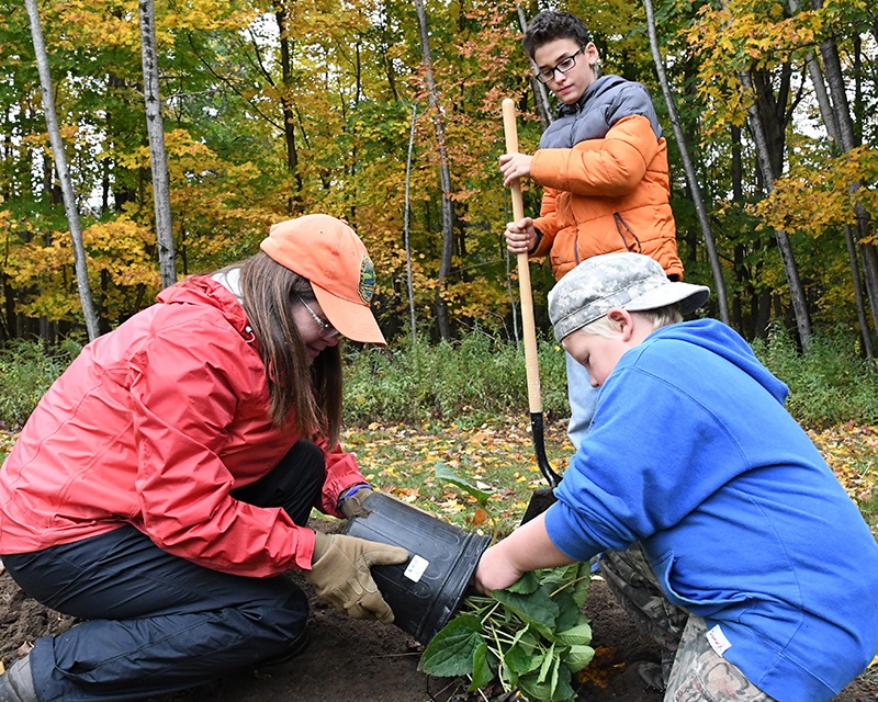 Army Volunteers wb.jpg