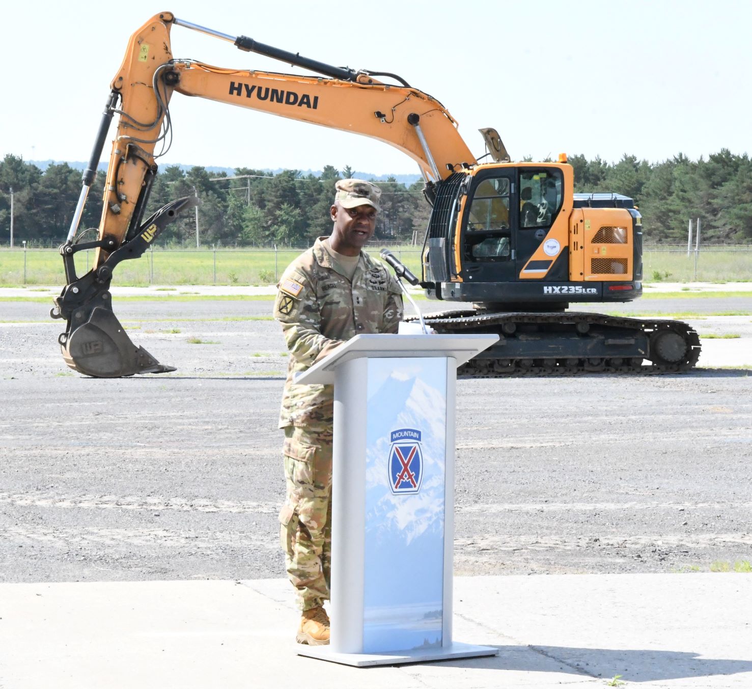 Railhead groundbreaking 2 wb.JPG