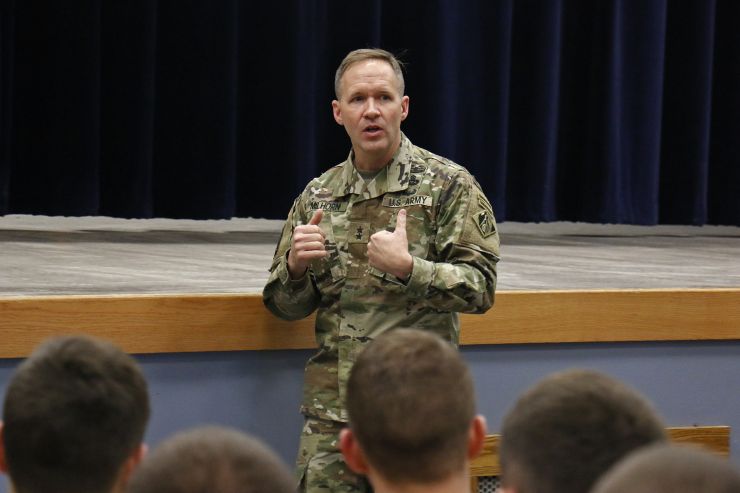 Milhorn visits engineers.jpg