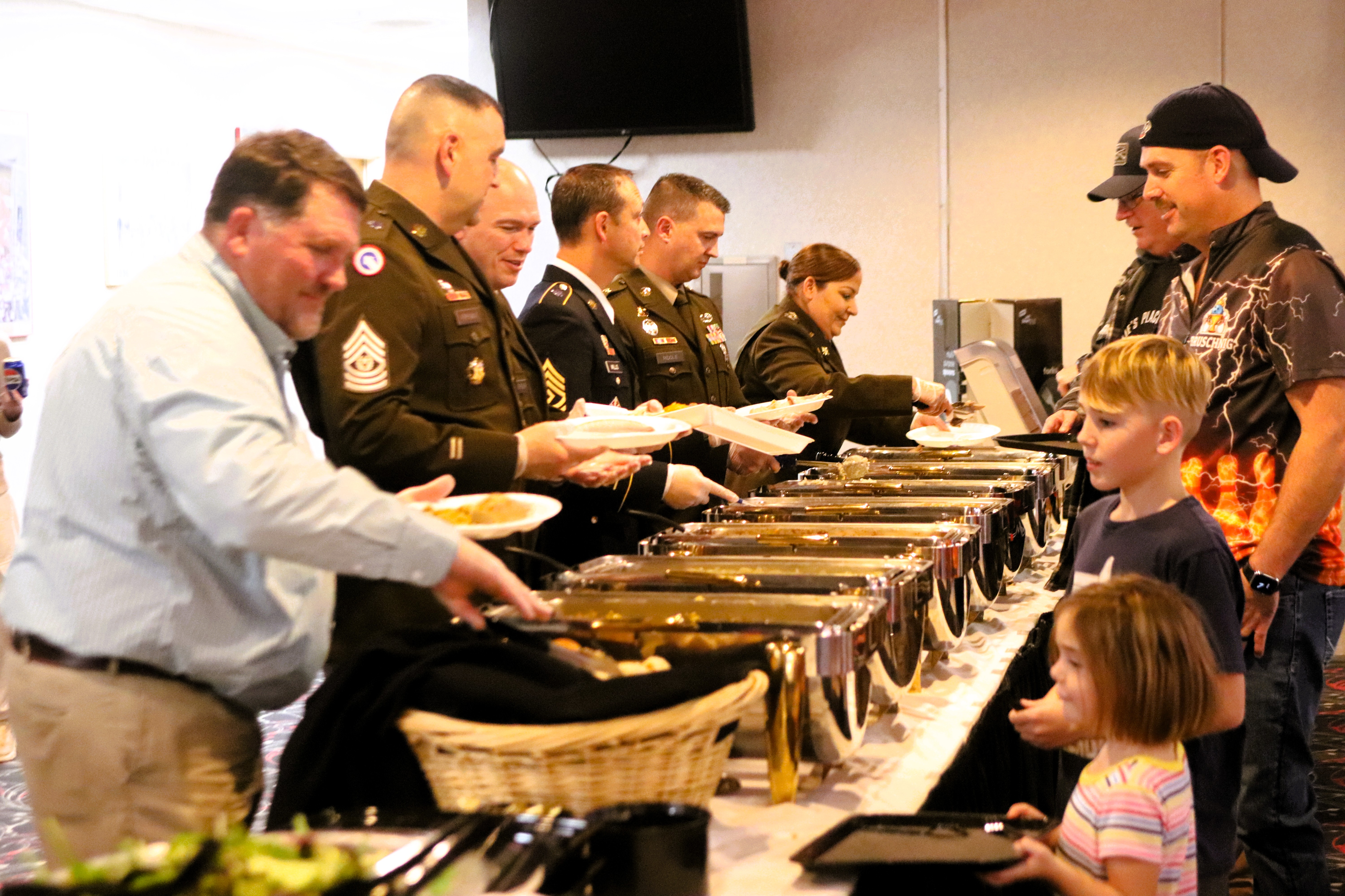 Fort McCoy DFMWR coordinates early Thanksgiving community dinner at McCoy’s Community Center