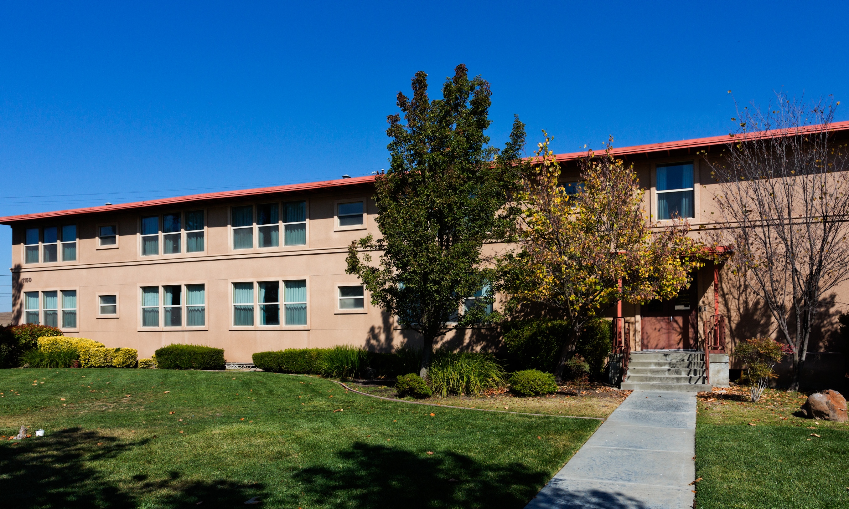 IHG_army_hotel_camp_parks_exterior-19.jpg