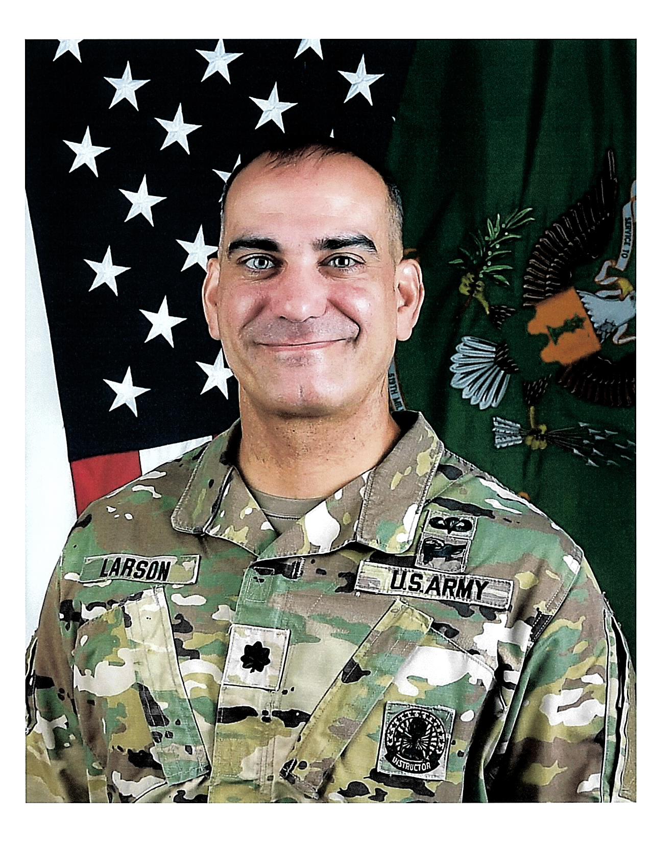 LTC LARSON COMMAND PHOTO.jpg