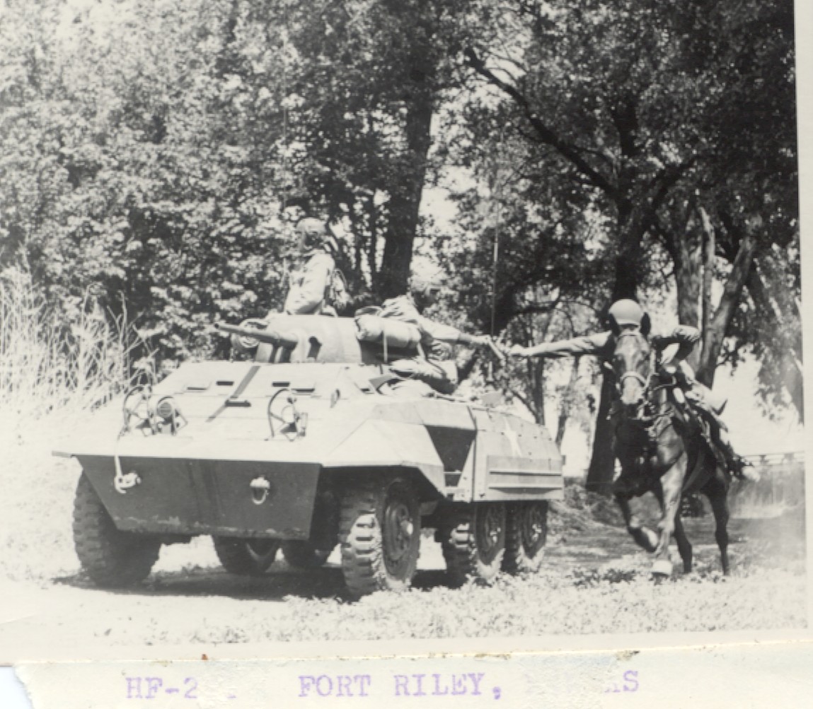 Cavalry-and-mechanized-090429-R-FR000-009.jpg