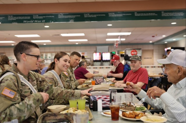 Fort Rucker connects Soldiers and Veterans at Legacy Lunch