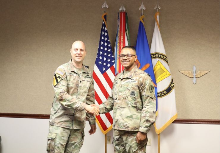 1-13th Aviation Soldier receives TRADOC R2 Guardian award