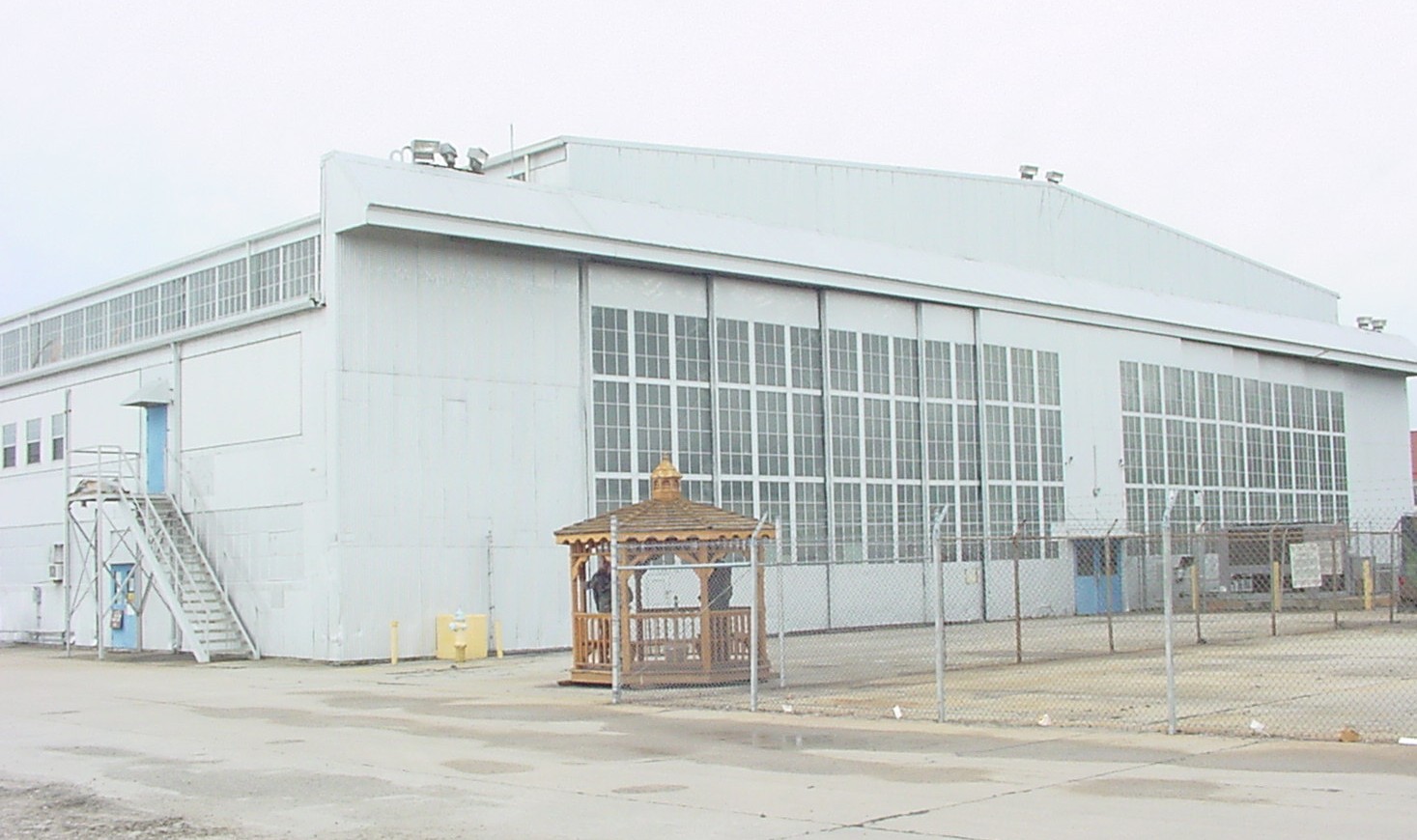 Bldg 811 2004.JPG